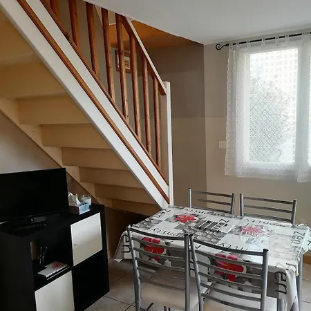 Maisonnette Climatisee Avec Terrasse- Entre Nimes, Montpellier Et Les Plages Nyaraló