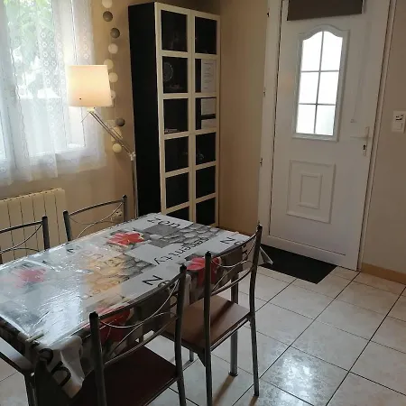 Nyaraló Maisonnette Climatisee Avec Terrasse- Entre Nimes, Montpellier Et Les Plages *