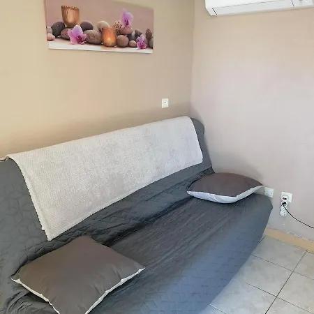 Maisonnette Climatisee Avec Terrasse- Entre Nimes, Montpellier Et Les Plages Nyaraló