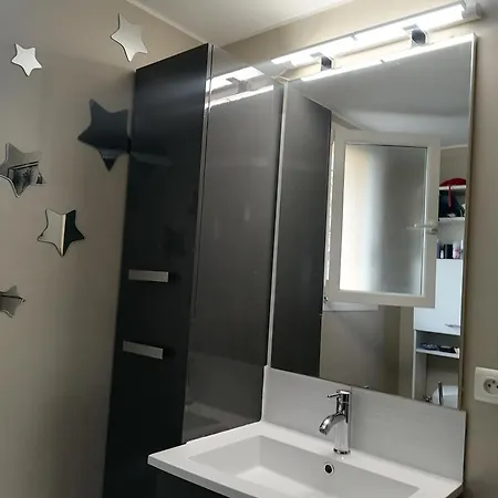 Maisonnette Climatisee Avec Terrasse- Entre Nimes, Montpellier Et Les Plages Nyaraló Gallargues-Le-Montueux