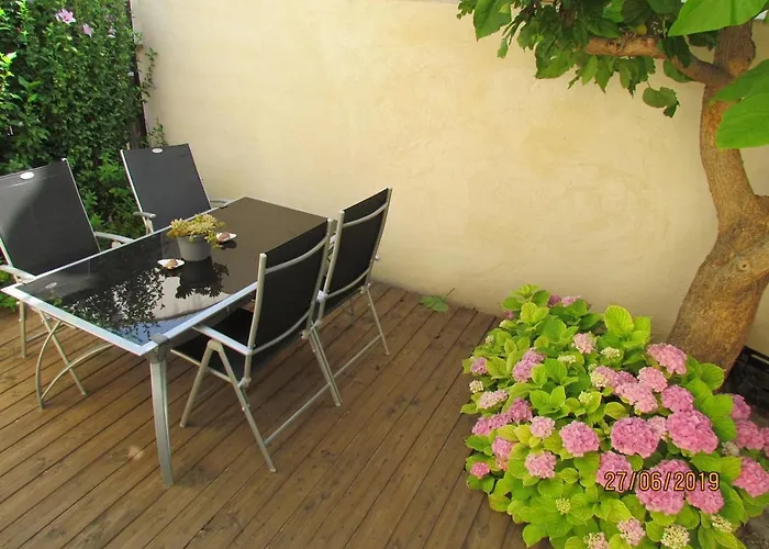 Nyaraló Maisonnette Climatisee Avec Terrasse- Entre Nimes, Montpellier Et Les Plages Gallargues-Le-Montueux