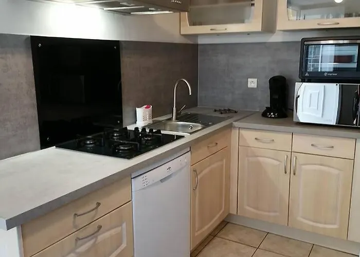 Holiday home Maisonnette Climatisee Avec Terrasse- Entre Nimes, Montpellier Et Les Plages *