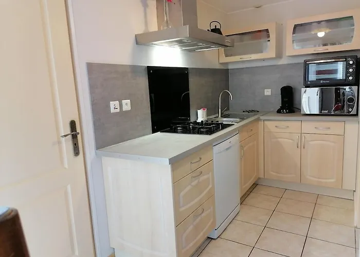 Maisonnette Climatisee Avec Terrasse- Entre Nimes, Montpellier Et Les Plages * Gallargues-Le-Montueux