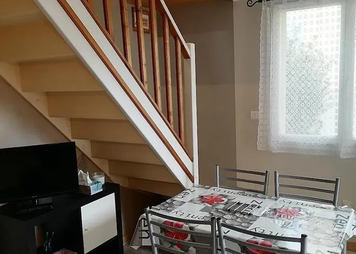 Maisonnette Climatisee Avec Terrasse- Entre Nimes, Montpellier Et Les Plages Nyaraló