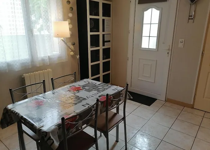 Holiday home Maisonnette Climatisee Avec Terrasse- Entre Nimes, Montpellier Et Les Plages *