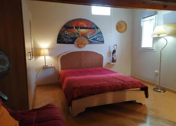 Maisonnette Climatisee Avec Terrasse- Entre Nimes, Montpellier Et Les Plages