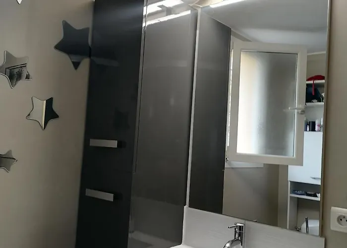 Maisonnette Climatisee Avec Terrasse- Entre Nimes, Montpellier Et Les Plages Nyaraló Gallargues-Le-Montueux